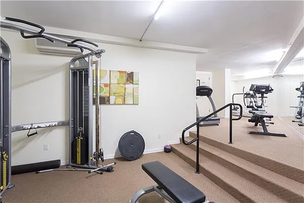 Sold by R New York | media 10