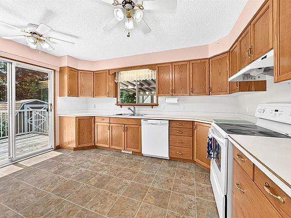 3rd image of 5227 N 37th St