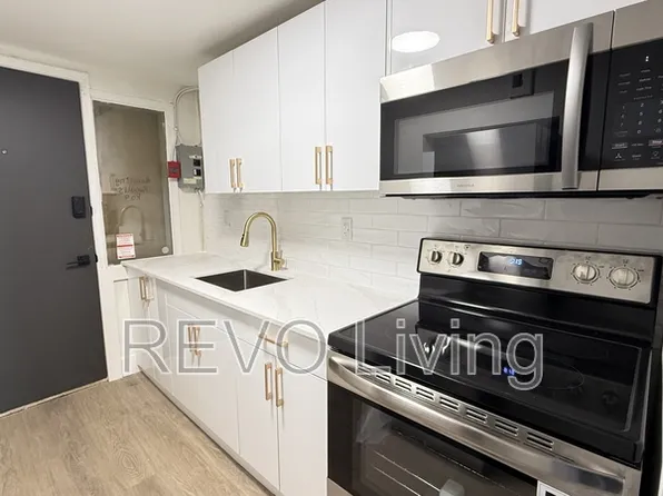 4585 Ryerson Cres Unit 3, Niagara Falls, ON L2E 1E3