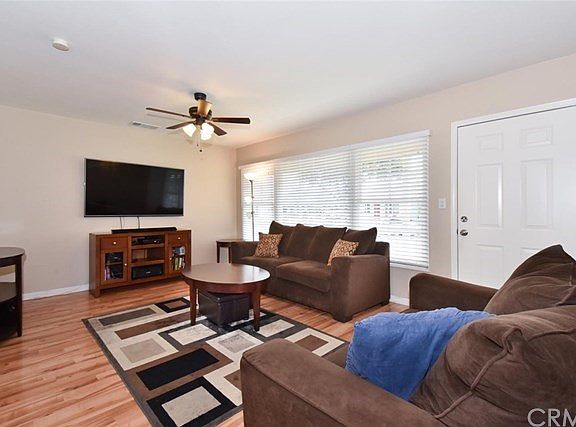 4th image of 5507 Blackthorne Ave