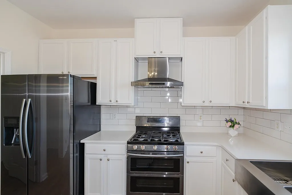 4 bed, 2.5 bath, 4398 sqft, $2,900 — Photo 4