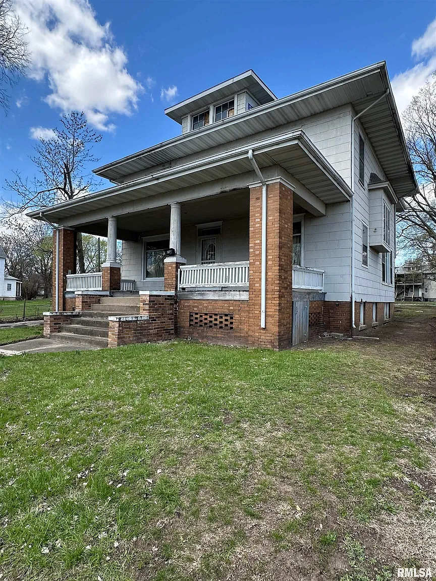 1205 NE Jefferson Ave photo 1