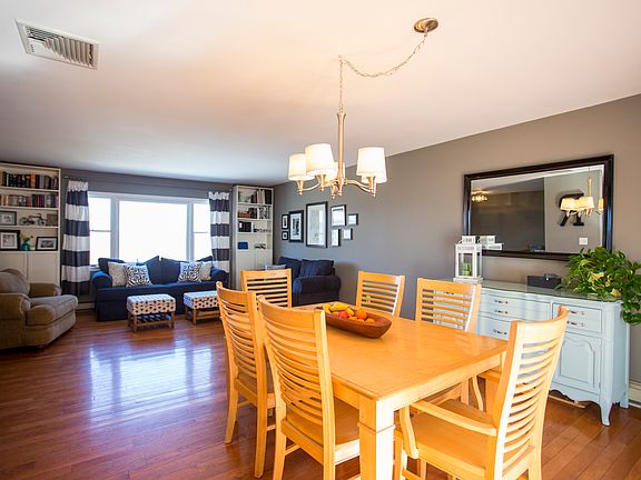 Enjoy entertaining here 