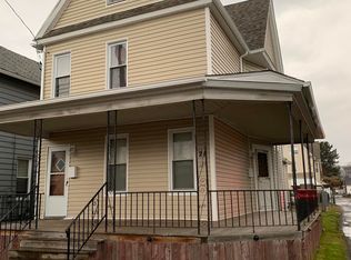 28 Woodbury St, Hanover Township, PA 18706