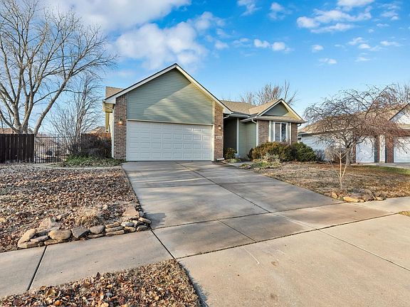 2nd image of 1630 E Windwood Cir