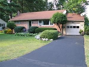 2nd image of 8 Brookwood Dr