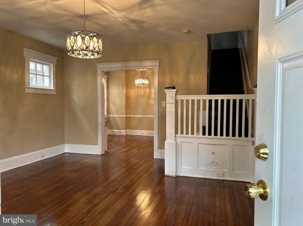 220 Ardmore Ave, Trenton, NJ 08629
