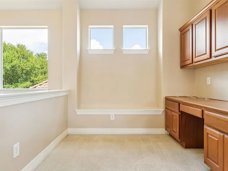 15528 Interlachen Dr — Photo 36