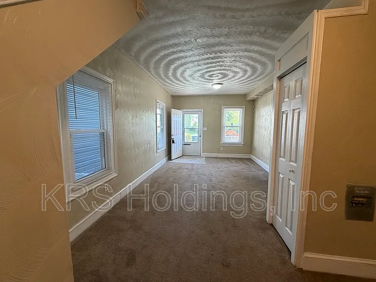 758 Fremont St — Photo 3