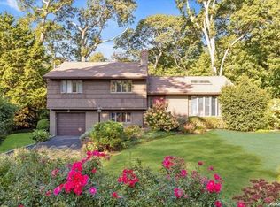 12 Eagle Hill Ct, Halesite, NY 11743