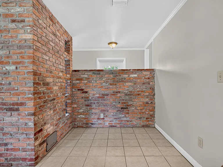 2618 Arlex Dr E — Photo 11