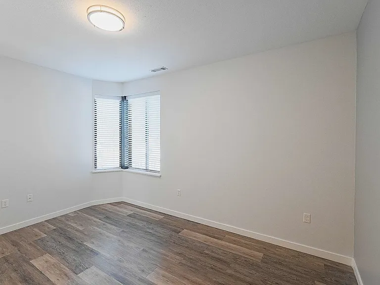 River Rock Apartments — Photo 81