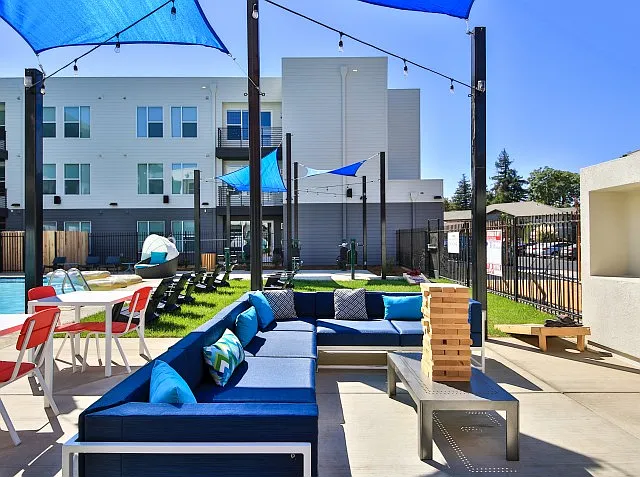 Outdoor - Patio 2