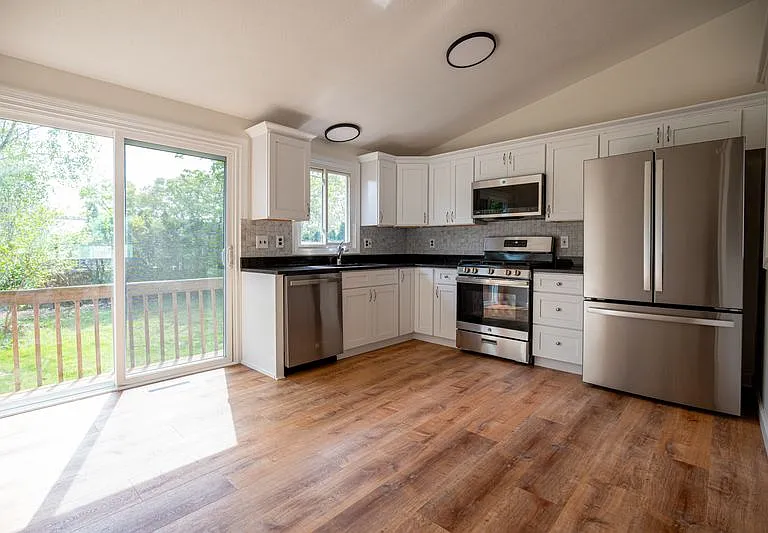 303 Chestnut St — Photo 1