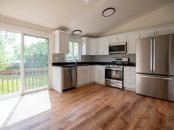 303 Chestnut St, Warwick, RI 02888