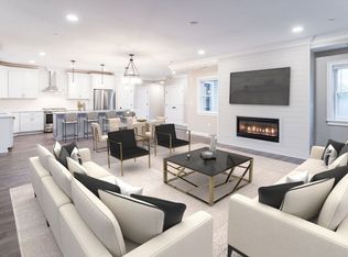 27 Middle St APT 4, Waltham, MA 02451