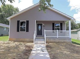 105 S School St, Desloge, MO
