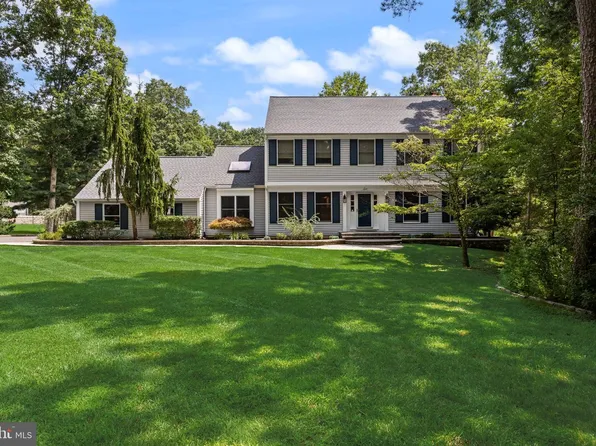 6 Cobblestone Ln, Shamong, NJ 08088