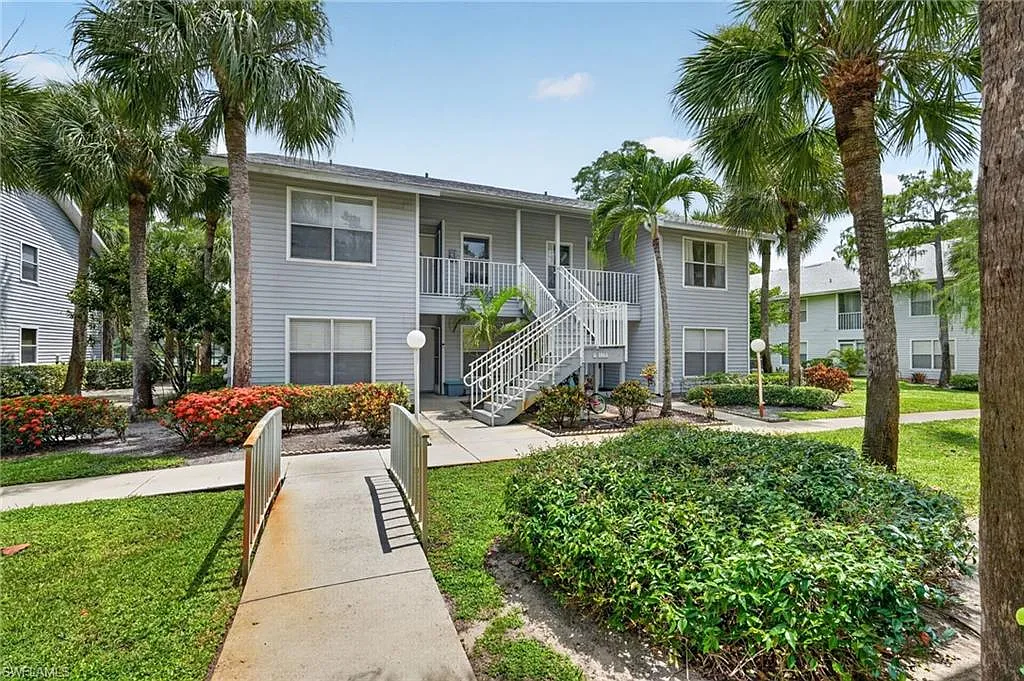 3 bed, 2.0 bath, 1046 sqft, $2,200 — Photo 1