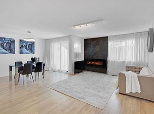 1220 Falcon Dr #208, Coquitlam, BC