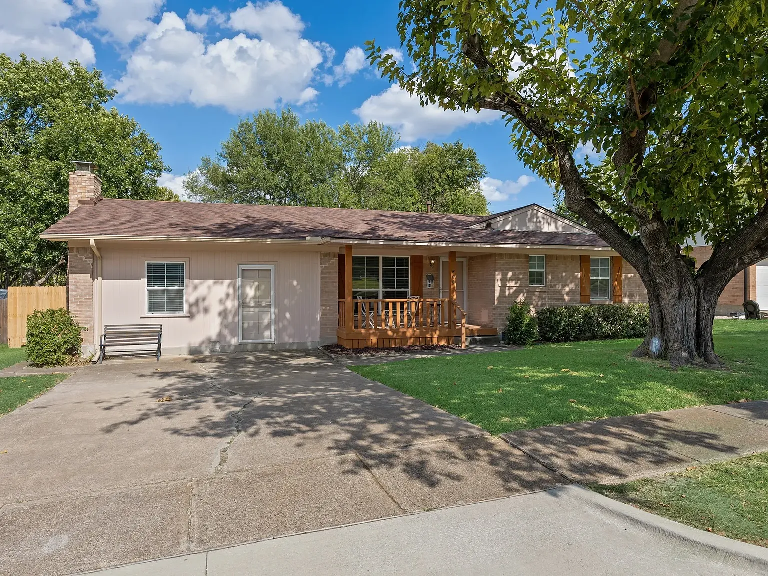 3 bed, 1.5 bath, 1468 sqft, $1,850 — Photo 4