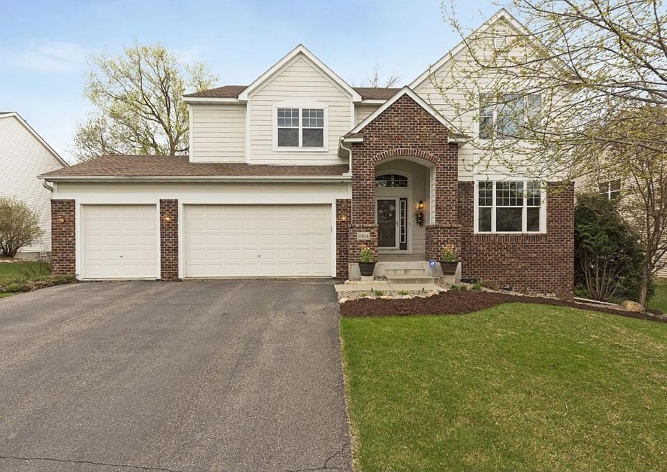 Family size two story nestled on a great lot, great neighborhood and dead end street.