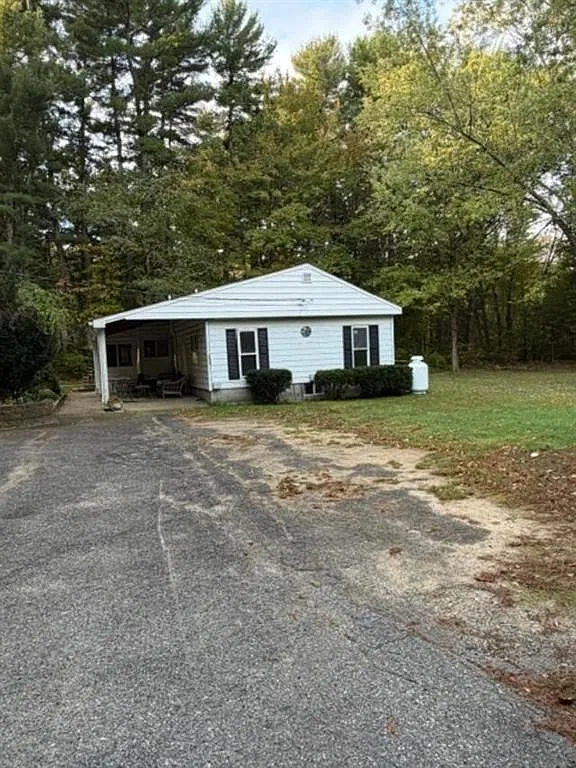 3 bed, 2.0 bath, 1490 sqft, $2,000 — Photo 1