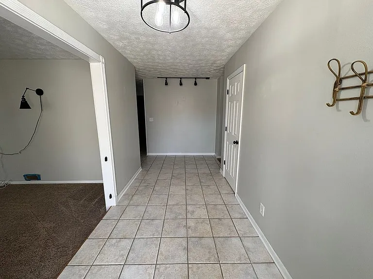 2087 Granada Dr — Photo 6