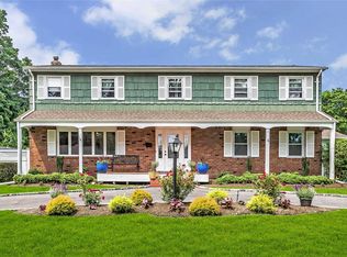 78 Union Ave, Deer Park, NY 11729