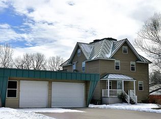 1984 Oakridge Rd, Neenah, WI 54956
