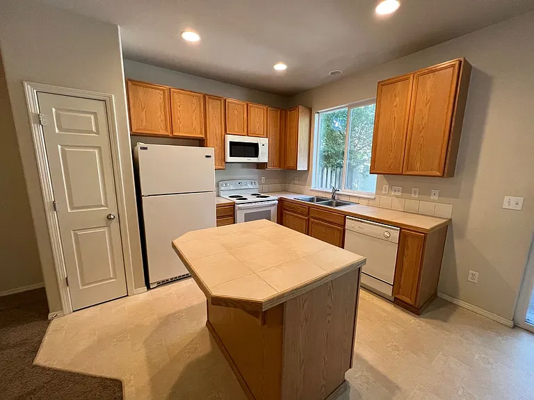 4353 SE Chelsea Ln — Photo 4