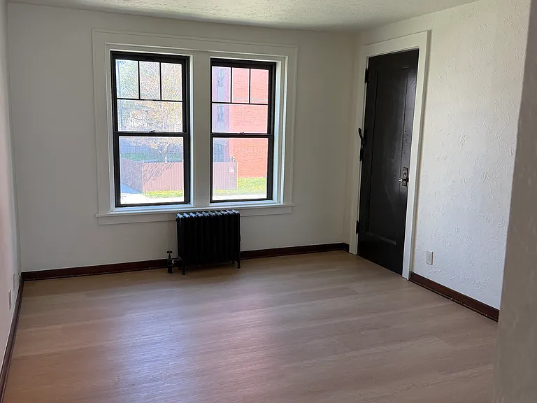 1060 Kenmore Ave #5 — Photo 11