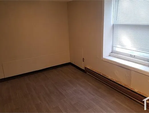 5 bed, 2600 sqft, $2,895 — Photo 3