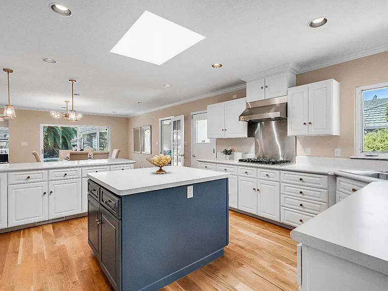 380 Wilton Ave — Photo 43