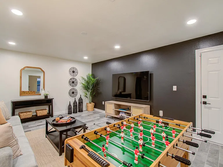 3010 Chenevert St — Photo 32