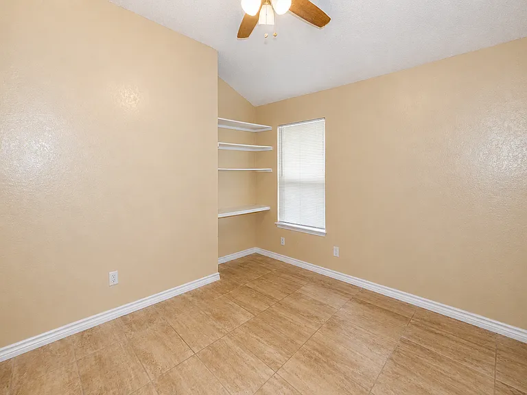 2308 Woodlands Dr — Photo 15