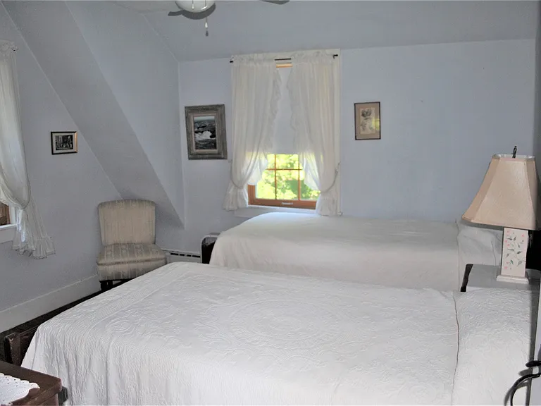 24 Ferry Rd — Photo 12