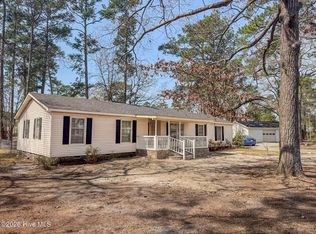 575 Veterans Rd, Saint Pauls, NC 28384