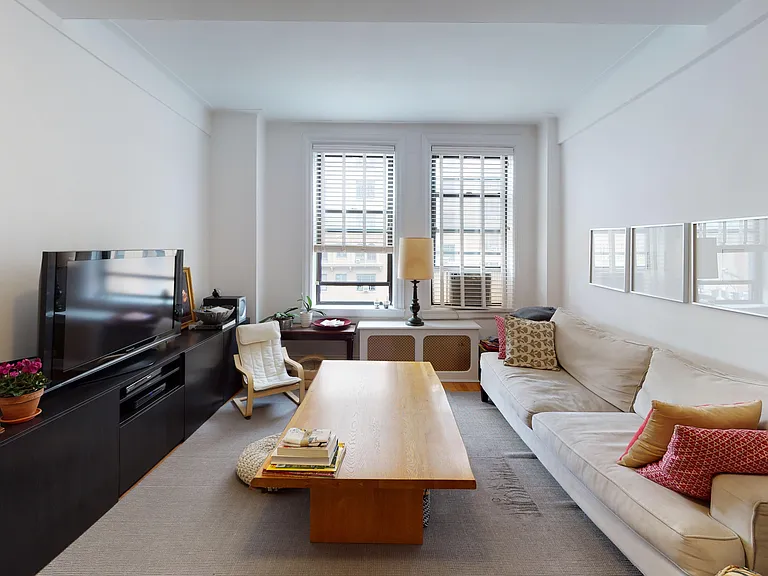 114 W 86th St #9A — Photo 2