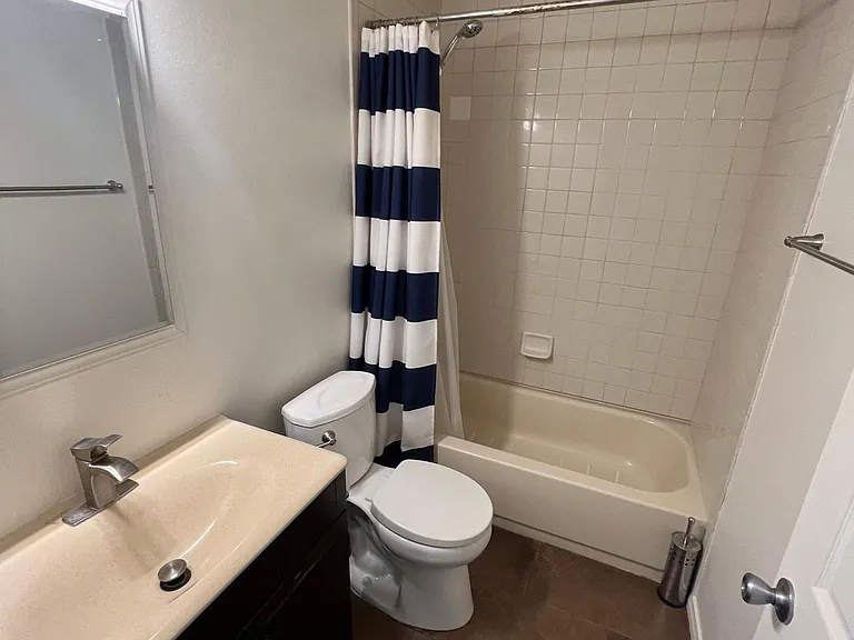 1020 E Nugent St — Photo 7