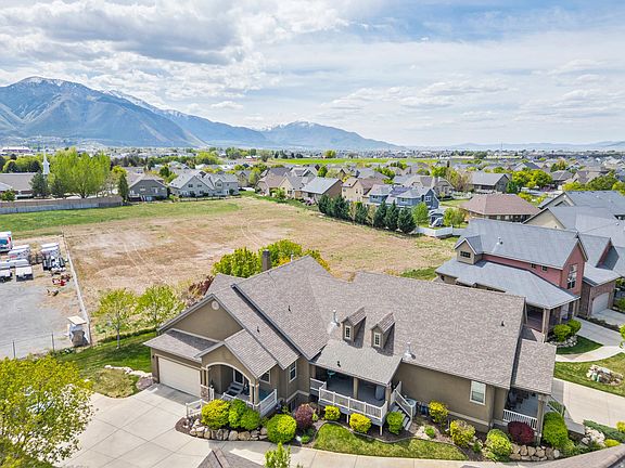 4th image of 1747 W Little Willow Cv