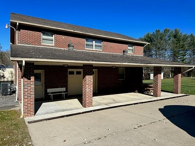 1st image of 173 Redwood Ln