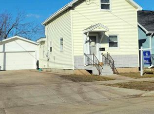 14 E Nevada Ave, Oshkosh, WI 54901
