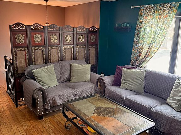 4th image of 889 Pinehurst Road