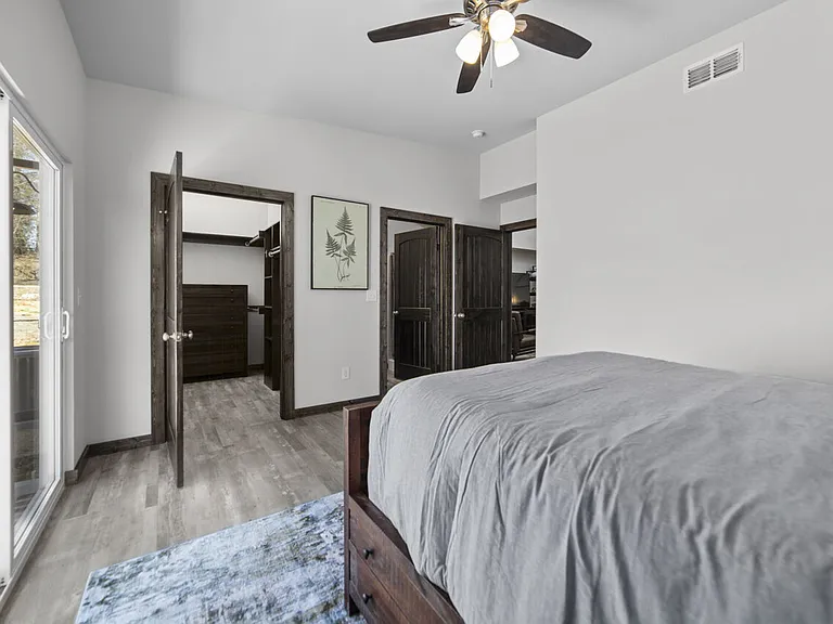 Settlers Trail Apartments — Photo 6