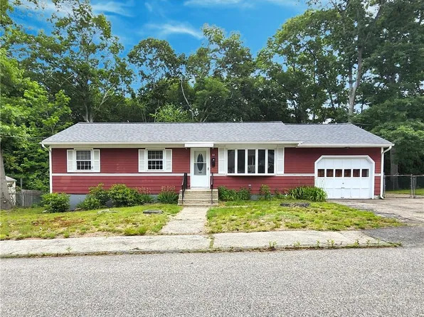 68 Laurel Ave, Coventry, RI 02816