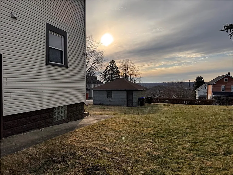400 Emerson Ave — Photo 3