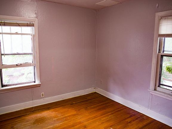5th image of 1054 24th Ave SE #2