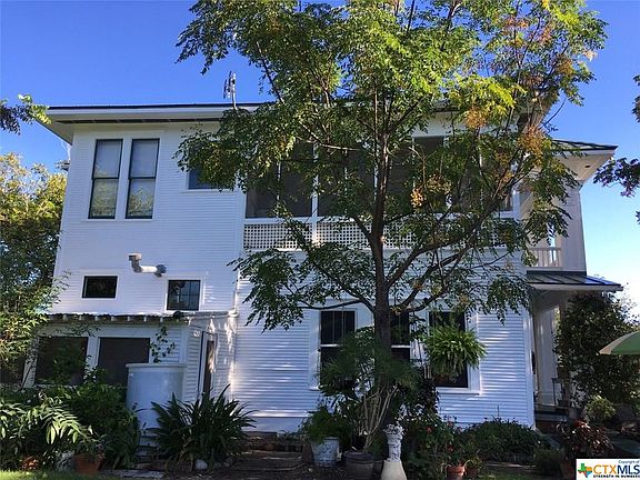 5th image of 604 W Grand Ave