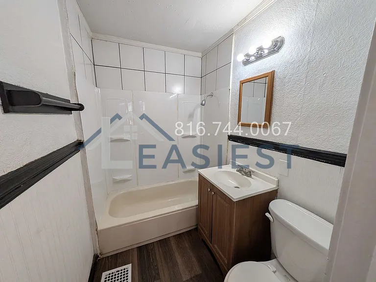 2332 Hardesty Ave — Photo 13